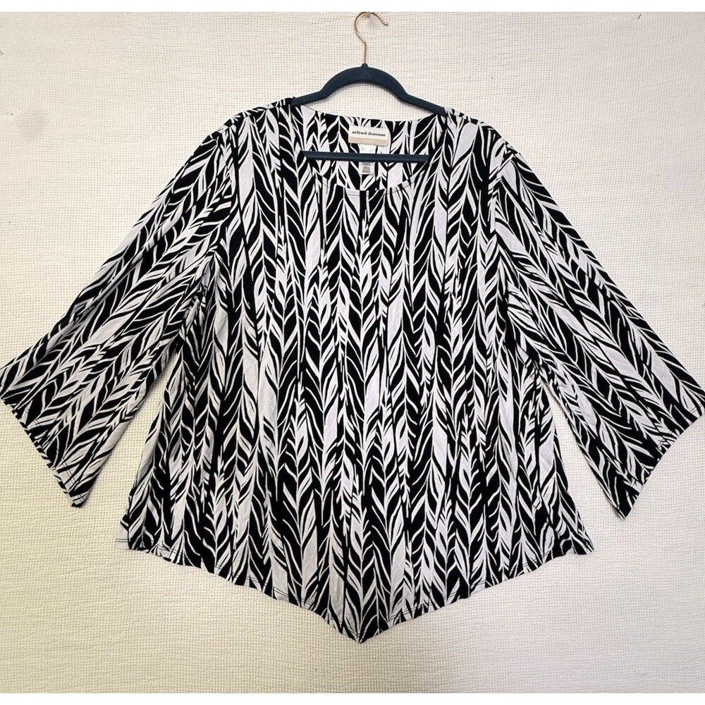 Alfred Dunner Womenβs 1X Black White Leaf Print 3/4 Sleeve Tunic Blouse